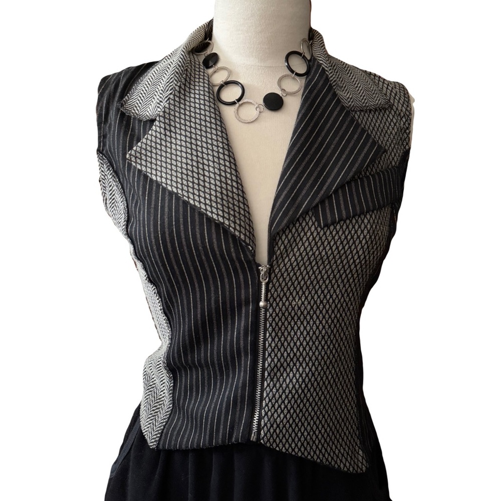 Evidence Tailored Zip-Up Vest